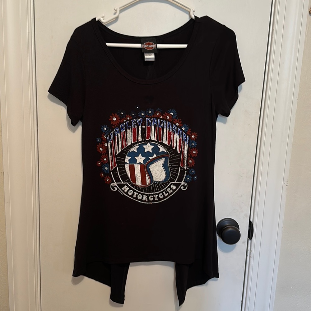 Women's Harley Davidson shirt worn once size small. Open back.
